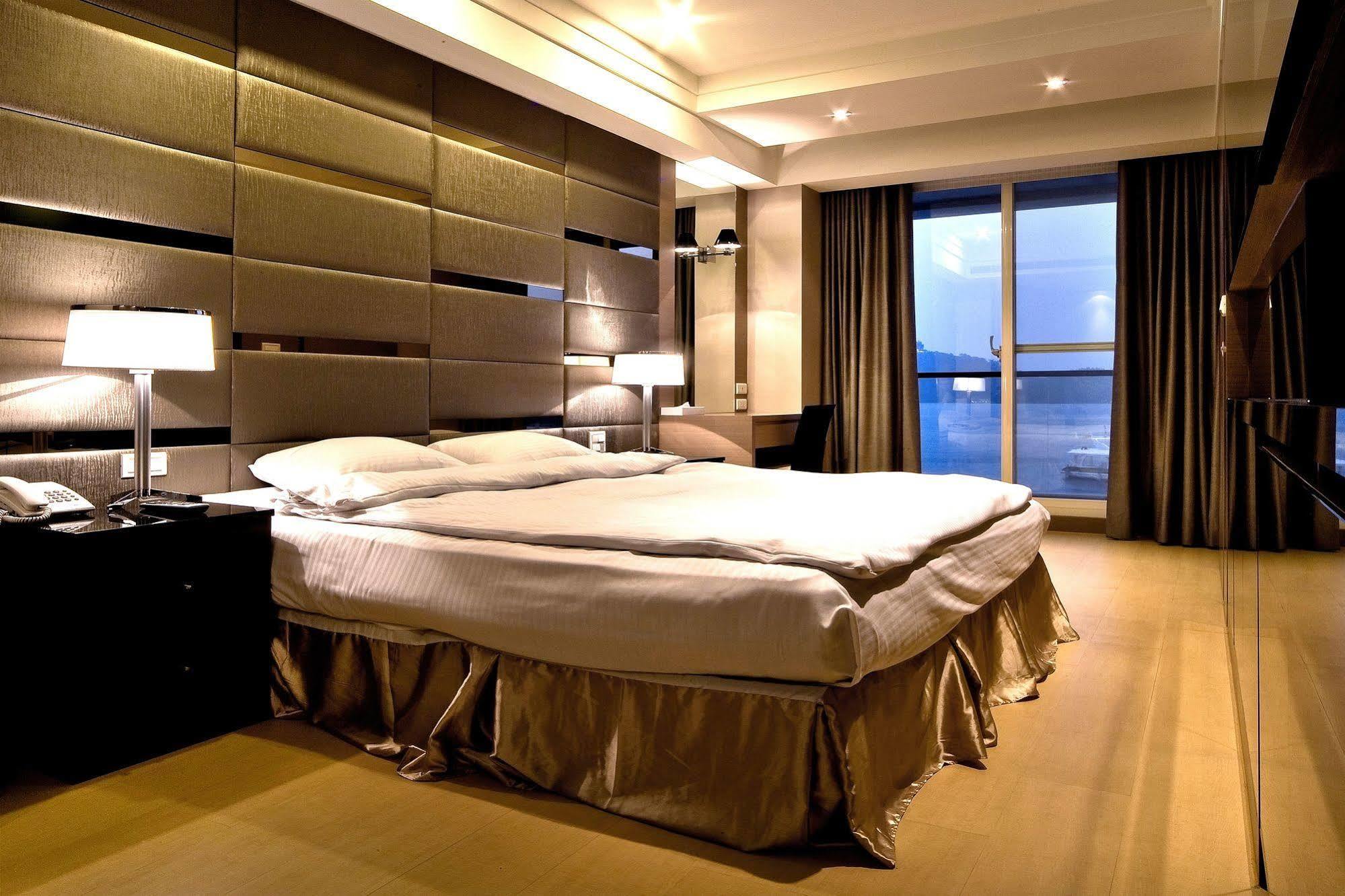 יוצ'י Spa Home Sun Moon Lake Luxury Lakeside Hotel מראה חיצוני תמונה