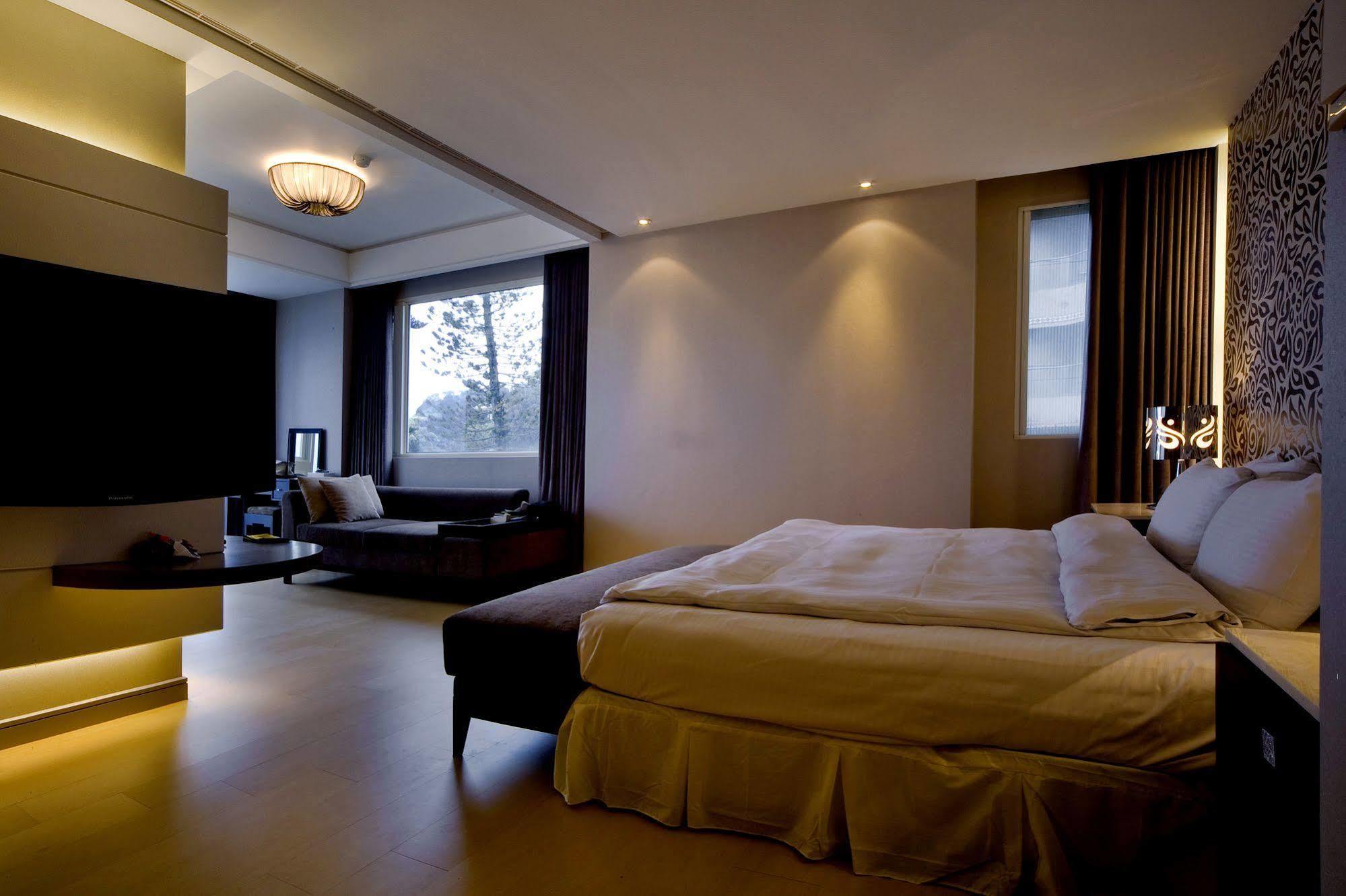 יוצ'י Spa Home Sun Moon Lake Luxury Lakeside Hotel מראה חיצוני תמונה