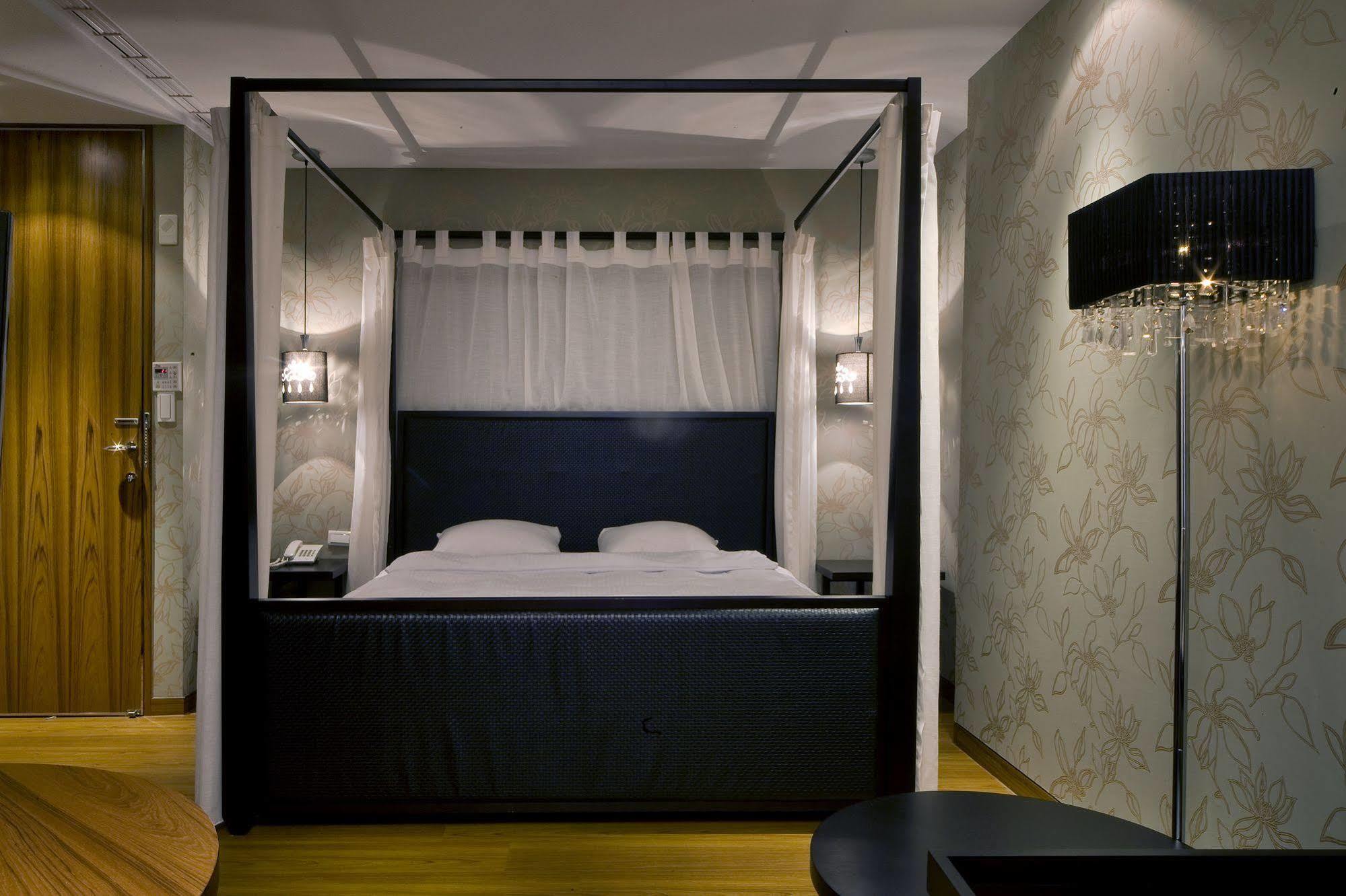 יוצ'י Spa Home Sun Moon Lake Luxury Lakeside Hotel מראה חיצוני תמונה